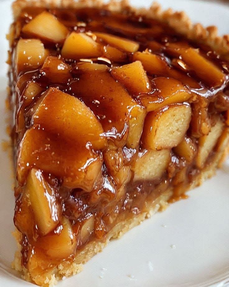 Shiny Apple Tart with Cinnamon Caramel